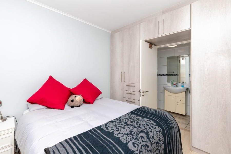1 Bedroom Property for Sale in Rondebosch Western Cape